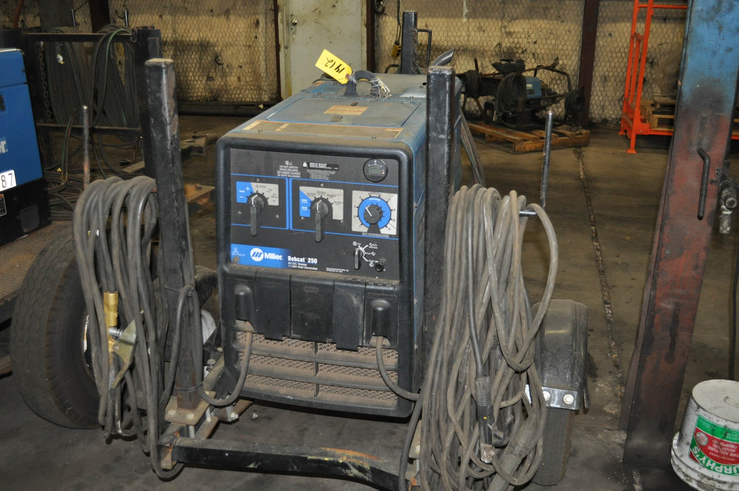 MILLER BOBCAT 250 GENERATOR TYPE AC/DC WELDER, 11,000WATT, 250AMP
