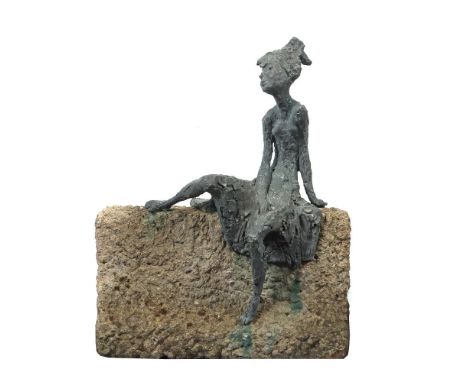 Pasch, ClemensIssum - Sevelen 1910 - 1985 Düsseldorf, deutscher Bildhauer. "Mädchen über Mauer steigend", Bronze/Cement, voll