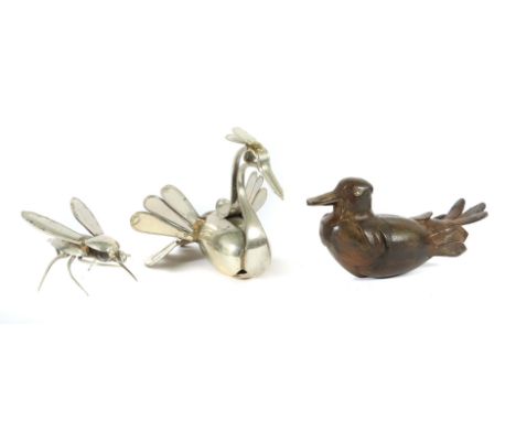 Bouvier, Jean-ClaudeGeb. 1942, französischer Künstler. Konvolut Tiere, 3 tlg: "Ente", "Schwan" und "Fliege", 2x Metallbesteck
