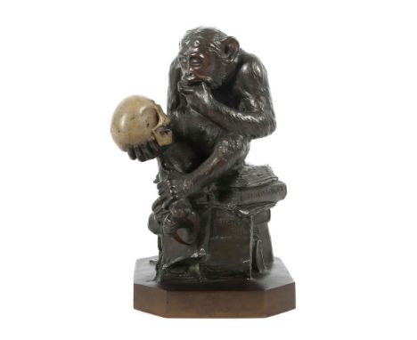 Rheinhold, Hugo WolfgangOberlahnstein 1852 - 1900 Berlin, war ein deutscher Bildhauer. "Affe mit Schädel", Ende 19. Jh., nach