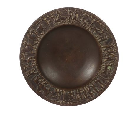 Nuss, FritzGöppingen 1907 - 1999 Weinstadt-Strümpfelbach, Bildhauer, Maler und Zeichner, Prof.. "Reliefteller", Bronze patini