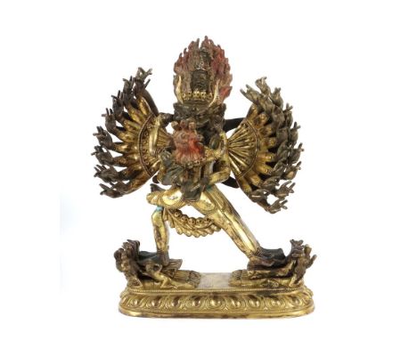 Vajrabhairava YamantakaMongolei, 18./19. Jh., Bronze feuervergoldet, Form des stierköpfigen Totengottes Yama, in Vereinigung 