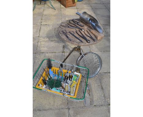 ONE TURN TABLE AND A SET OF BONSAI TOOLS AND ACCESSORIES