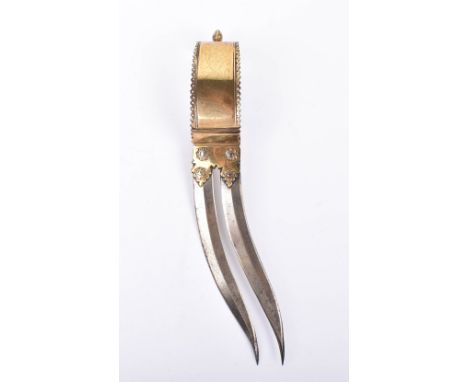 Good Indian Twin Bladed Dagger Bichwa, late 19th century, recurved double edge blades with swollen points, loop-shaped brass 