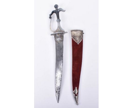 Fine Quality Mughal Indian Jade Hilt Dagger Chilanum, 17th Century, recurved double edge blade with socket at the forte to ac