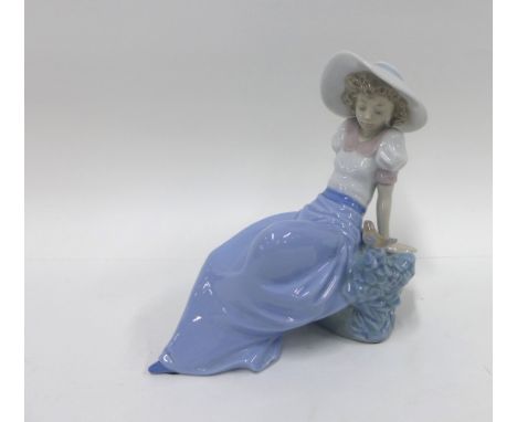 Nao porcelain figure of a girl, 16cm 