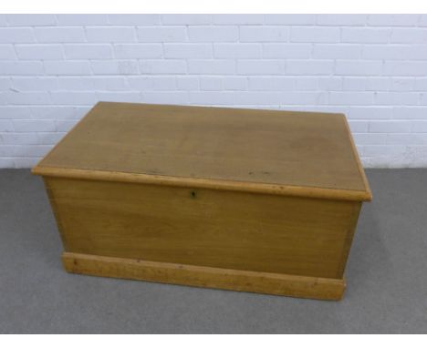 Pine storage box. trunk, 106 x 49 x 56cm 