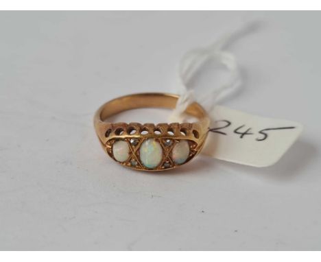 A gold opal &amp; diamond ring size N 3.7g inc
