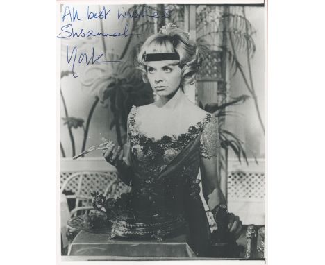 Susannah York signed 10 x 8 inch b/w portrait photo. All autographs come with a Certificate of Authenticity. We combine posta