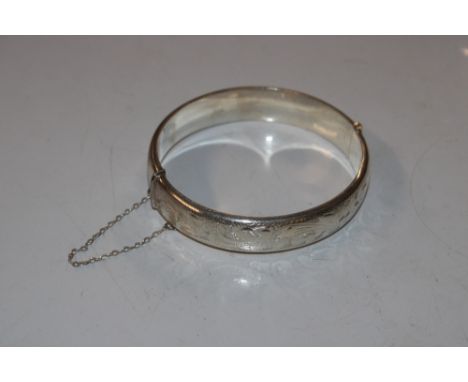 A 1969 Bracelon Birmingham Sterling silver bangle, approx. 17gms 