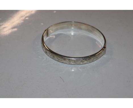 A 1973, Bracelon Birmingham Sterling silver bangle 
