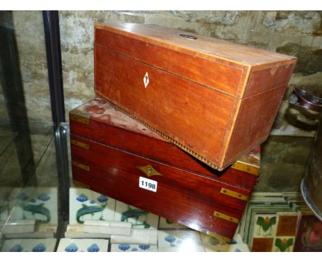 A REGNCY BRASS BOUND MAHOGANY CAMPAIGN STYLE TEA CADDY WITH TWIN CANISTER INTERIOR AND FLANKING MASK HANDLES TOGETHER WITH A 