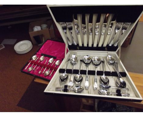 1960's cased cantine of cutlery together with cased set of Apostle spoon 