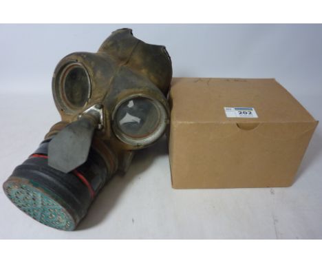 WW1 gas mask and WW2 gas mask boxed Condition Report Click here for further images, condition, auction times & delivery costs