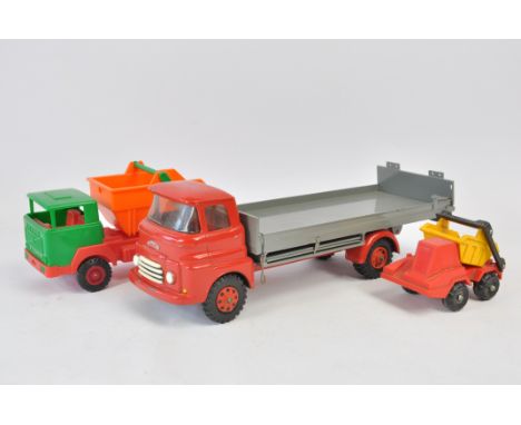 Large Scale Triang Jumbo Code 3 Issue Truck and two others. G+. (3)