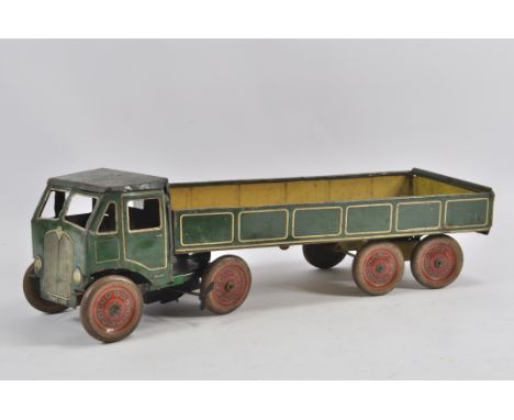 Mettoy large scale tinplate clockwork Lorry in Green. Good. 