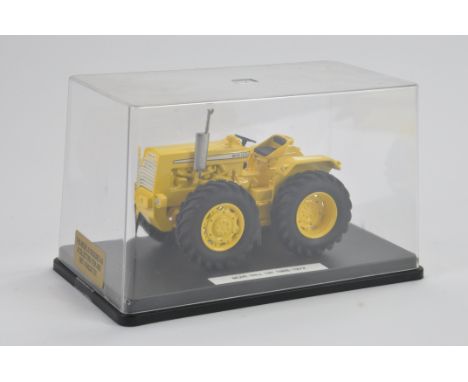 Scarce MFM 1/32 scale Muir Hill MH101 Tractor. NM to M in Display Case. 