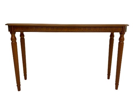 Walnut finish console table, crossbanded top, carved detailDimensions: Height:&nbsp;71cm&nbsp; Length/Width:&nbsp;120cm&nbsp;