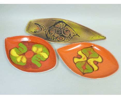 Poole pottery Aegean pattern dish of lancet form, 44cm, also two others of elliptical form, 30cm and 31cm. (3)