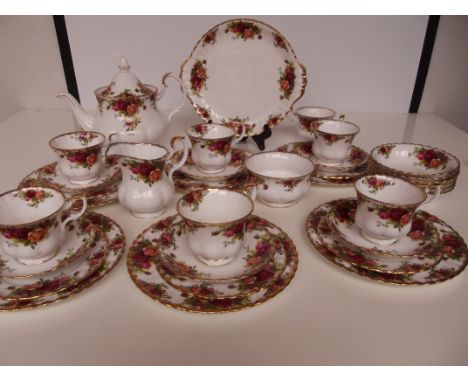 Royal Albert Old Country Rose tea set, with fruit bowls, first quality 