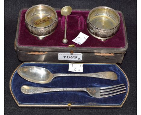 A spoon and fork set, hallmarked for Mappin and Webb, 1898 Sheffield, in original silk and velvet lined box together with a p