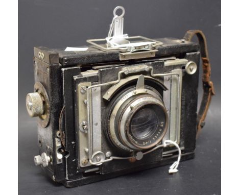 A 1930's Van Neck press camera