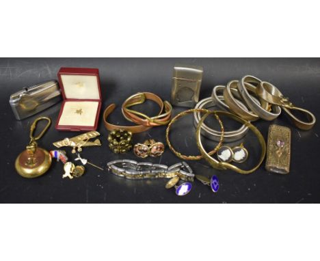 Mens Jewellery - a copper and brass torc bangle;  others,  Masonic silver cufflink's,  tie pin,  bracelet, ring,  Ronso pocke