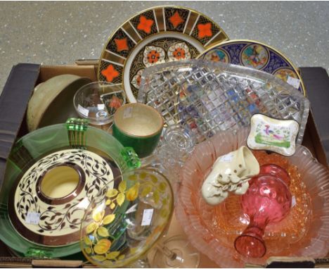 Ceramics and Glass - Art Deco fruit bowls; Burtondale Imari plate; a Celadon bowl; porcelain trinket box and cover; etc.