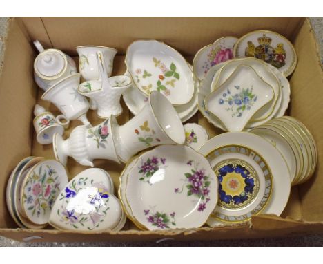 Ceramics - Royal Worcester trinket dishes;  Wedgwood Wild Strawberry vase;  Coalport trinket dishes etc qty