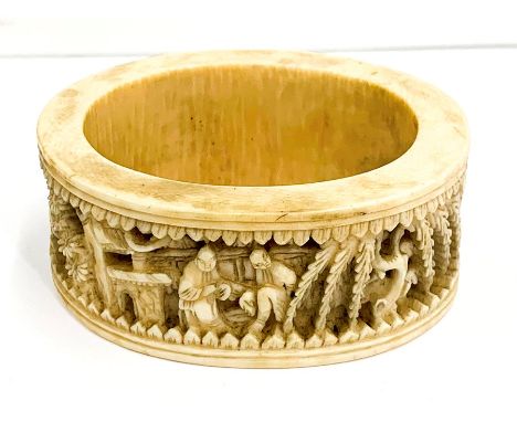 19th Century Antique Chinese Canton carved Ivory bangle