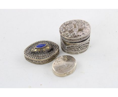 3 x Assorted vintage 800 and 925 silver pill/ trinket boxes (62g) XRF tested for purity Inc gemstones, ornate, oval 