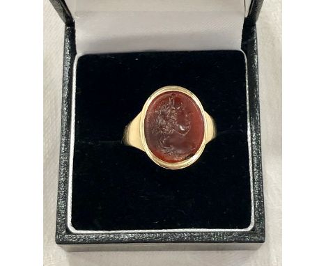 Antique 9ct gold intaglio hard stone ring 