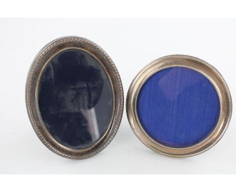 2 Vintage hallmarked 925 silver photograph frames Inc oval and circular circular - 14.5cm(h) x 15.5cm(w) oval - 17.5cm(h) x 1
