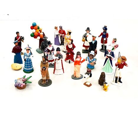 Selection of 23 vintage lead figures 