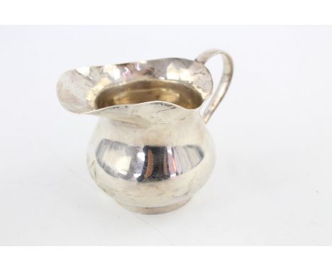 Vintage hallmarked 1928 Sheffield sterling silver cream jug,  Approx measurements -8cm(w) x 8.5cm(h), Weight 154g