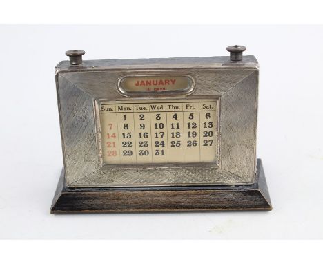 Vintage hallmarked 1928 Birmingham Sterling Silver front desk calendar, Maker - W J Myatt and Co Ltdapprox measurements - 12.