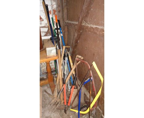 Large quantity of garden tools