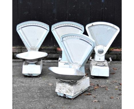 A set of mid 20th century Avery scales, together with three others similar (4)