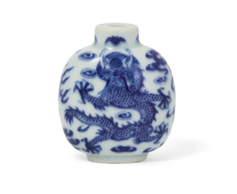 A Chinese blue and white 'dragon' snuff bottleQing dynasty, Daoguang periodPainted on one side with a fierce front-facing dra