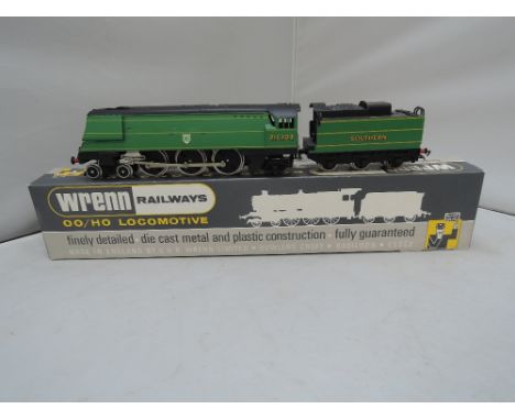 A Wrenn 00 gauge 4-6-2 loco and tender, merchant navy Plymouth 21c103 in S.R. green livery and in original box W2266 packer 1