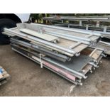 Scaffolding boards 4 with toe boards and 4 without - 13 pieces