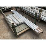 9x aluminium scaffolding poles, 17x scaffolding braces