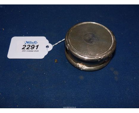 A Silver drum shaped trinket Pot with engine turned detail to the lid, Birmingham 1906, 86.8 grams.
