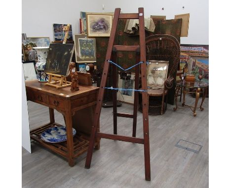 An artists pine floor standing easel