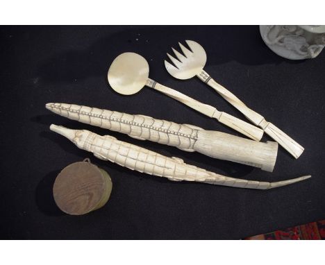 Six pieces of early 20th Century carved African ivory (a/f) 