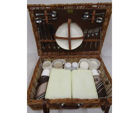 Brexton picnic hamper
