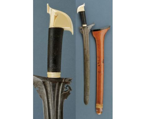 dating: circa 1900 provenance: Malaysia, Fine, slightly curved, double-edged blade in excellent pamor, of lenticular section,