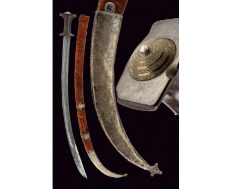 dating: 19th Century provenance: Abissinia, Strong, curved, single-and false-edged blade with large, central fuller, back wit