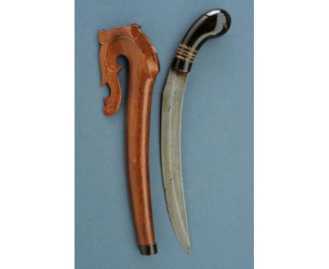 dating: early 20th Century provenance: Sumatra, Strong, curved, single-edged blade. Horn, embossed grip. Wooden, embossed sca
