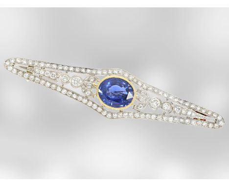 Exquisite Art déco Brosche mit wertvollem Saphir und Brillanten, insgesamt ca. 3,8ct, Roesner-Unikat: Ca. 57,5 x 12,5mm, ca. 